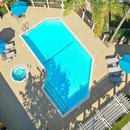 Chase Suite Hotel Newark Fremont Экстерьер фото