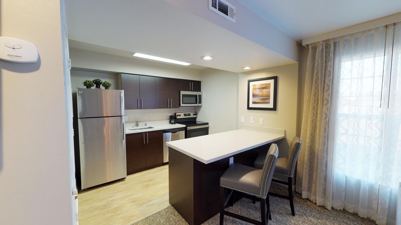 Chase Suite Hotel Newark Fremont Экстерьер фото